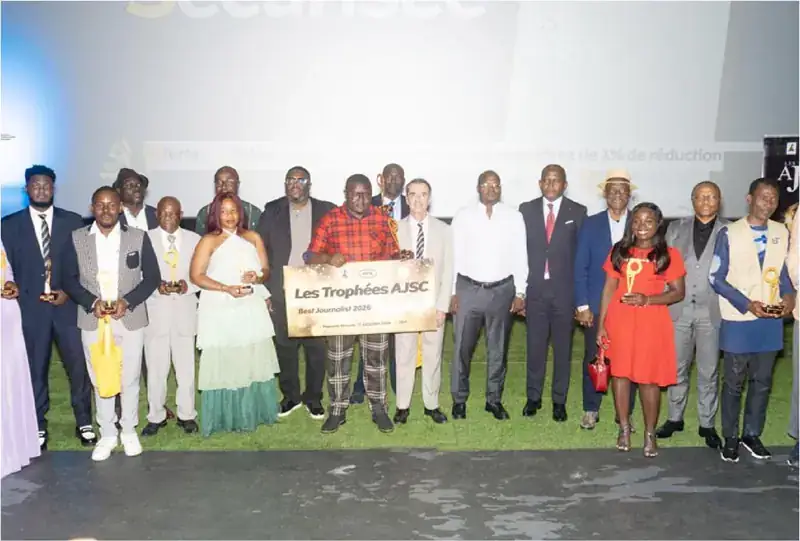 Les lauréats de la 2e édition des Trophées AJSC, à la salle Majestic de Douala.
