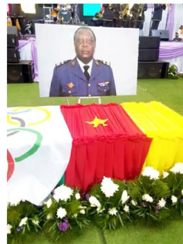 La cérémonie d'hommage au Palais polyvalent des sports de Yaoundé.