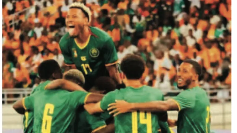 Les Lions indomptables célèbrent le but de Bill Nsongo à Ebimpé.