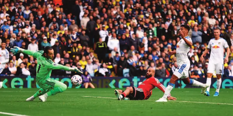 Action de jeu devant le but de Leeds United à Elland Road.