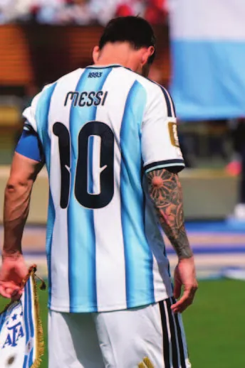Lionel Messi de dos, maillot numéro 10 de l’Argentine.