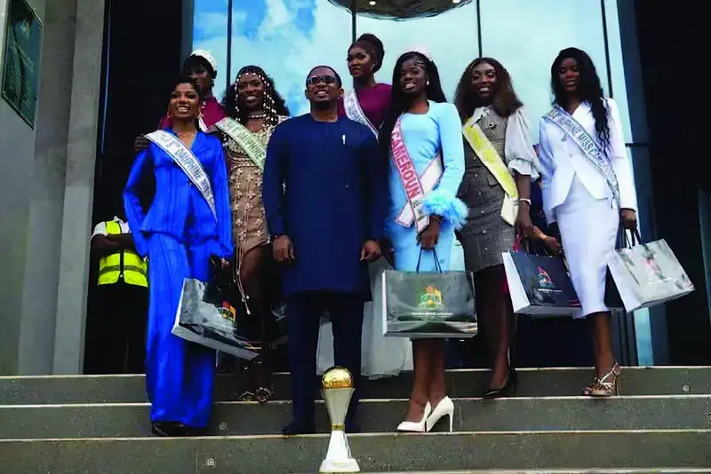 Miss Cameroun 2026 et une délégation de finalistes reçues au siège de la Fécafoot.