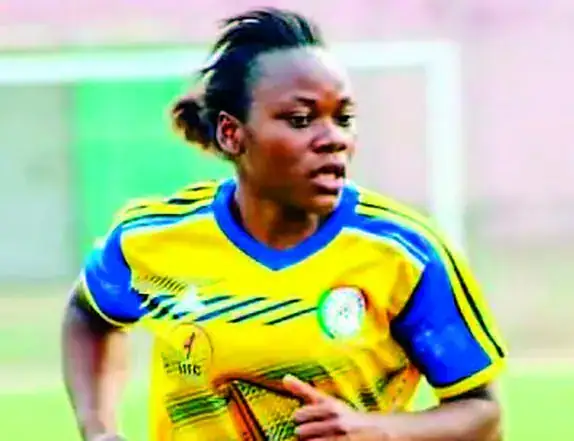 Raïssa Nnanga Ebolo, capitaine de Lekié FF.